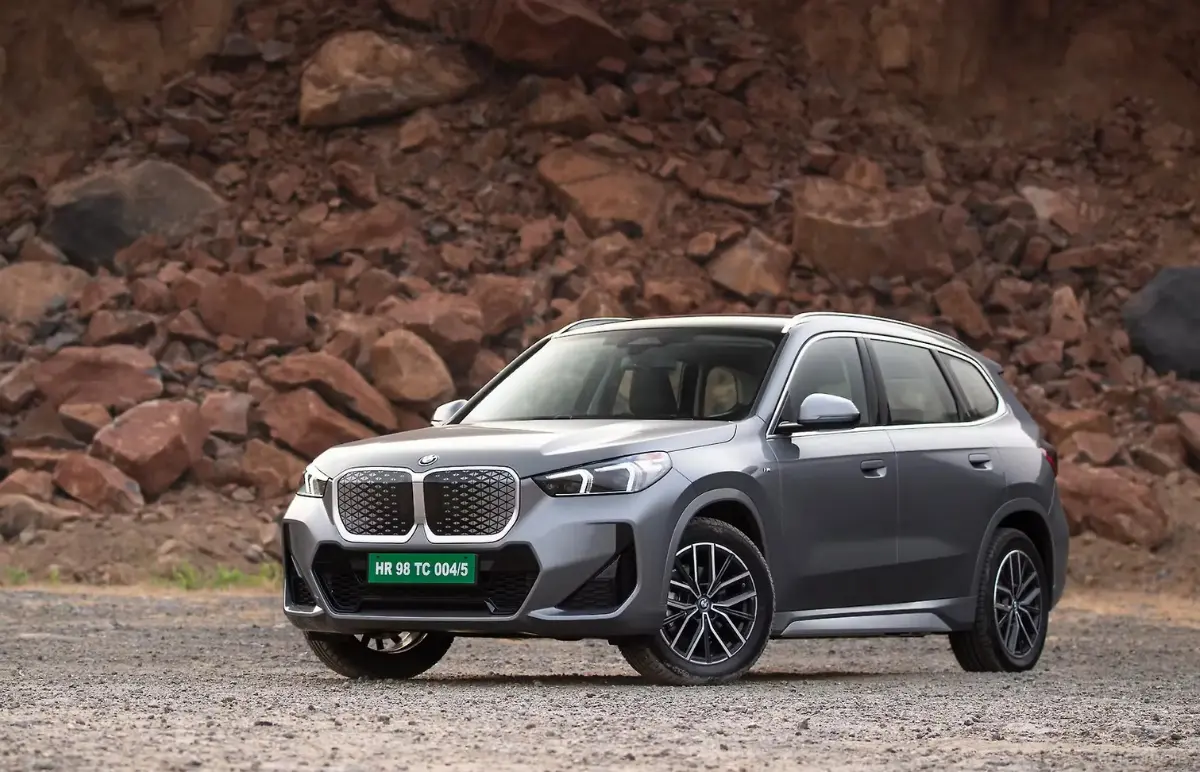 BMW iX1